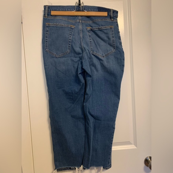Abercrombie & Fitch Women's Ultra High Rise Ankle Straight Jean - Picture 3 of 7